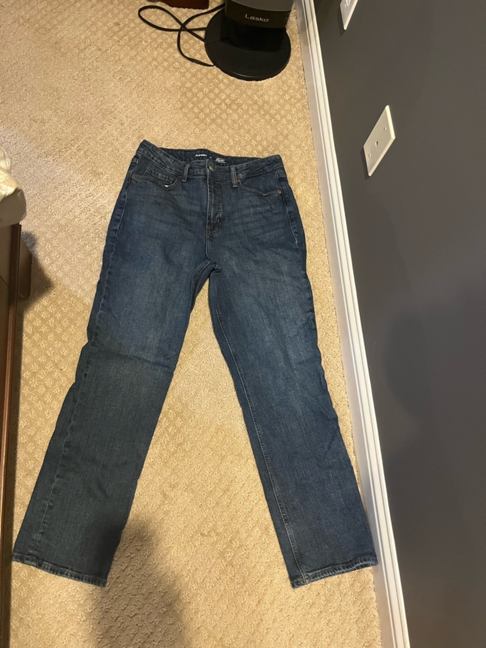 Old Navy Straight Leg Jeans in Dark Blue Wash